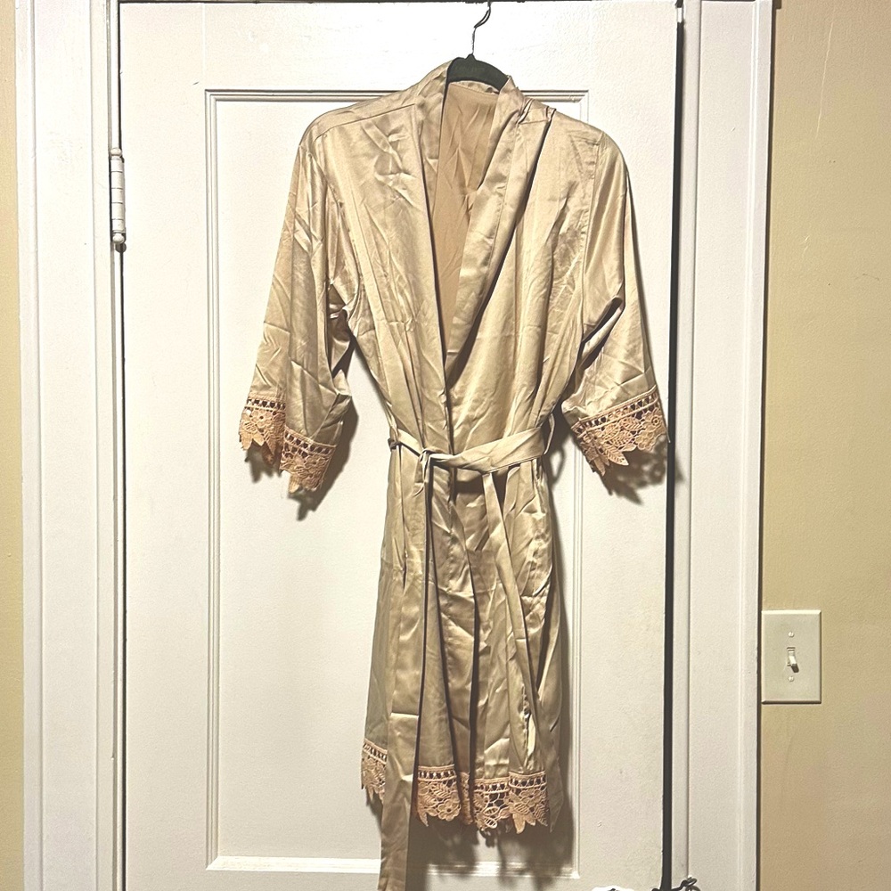 Cream silk robe with lace edging